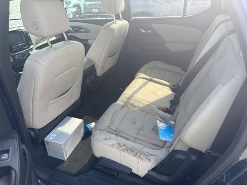 Used 2023 Chevrolet Traverse LS FWD image 7