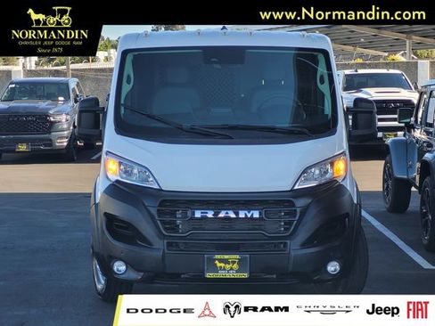 Used 2025 RAM ProMaster 1500 w/ Safety Group FWD image 2
