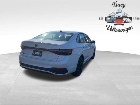 New 2025 Volkswagen Jetta SE image 7