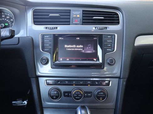 Used 2015 Volkswagen e-Golf Limited Edition FWD image 32