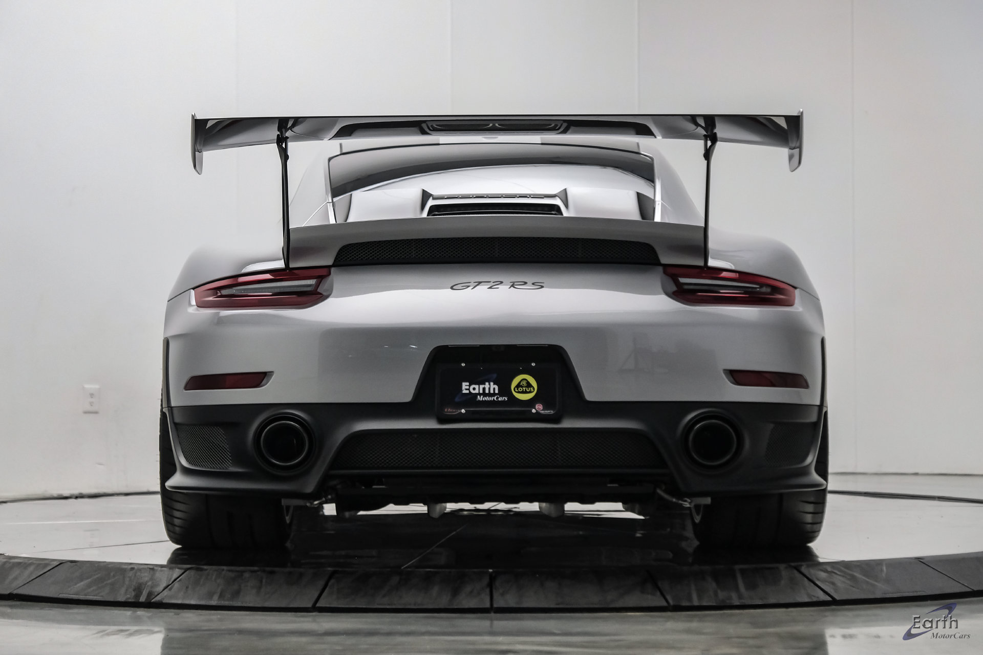 Used 2018 Porsche 911 GT2 RS RWD image 14