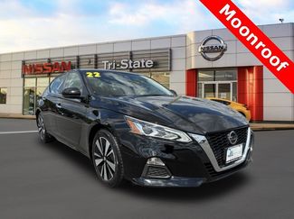 Certified 2022 Nissan Altima 2.5 SV w/ SV Premium Package image 1