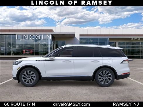 New 2026 Lincoln Aviator AWD image 3