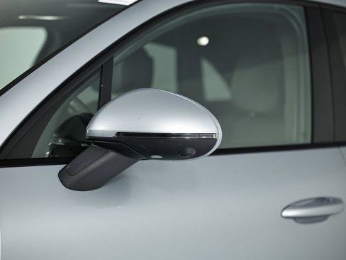 Used 2021 Porsche Macan image 13