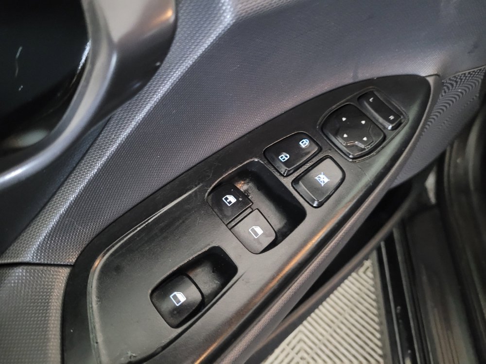Used 2019 Hyundai Veloster 2.0 FWD image 27