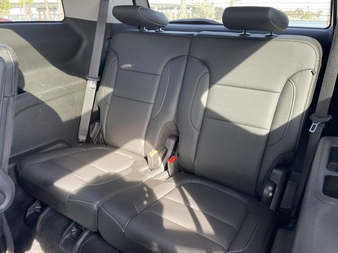 Used 2019 GMC Acadia SLT w/ Black Edition image 10