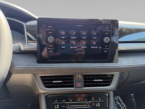 New 2026 Volkswagen Taos SE AWD/4WD image 15