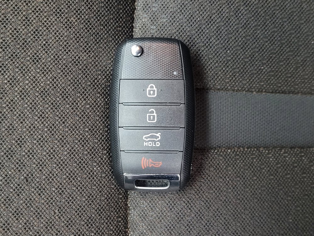 Used 2018 Kia Optima LX w/ 17" Alloy Wheels Package FWD image 32