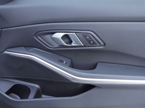 Certified 2025 BMW 330i Sedan RWD image 27