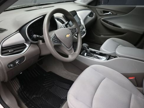 Used 2022 Chevrolet Malibu LS FWD image 18