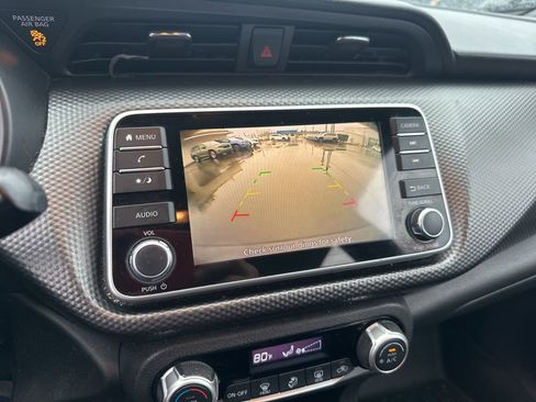 Used 2019 Nissan Kicks SV image 16