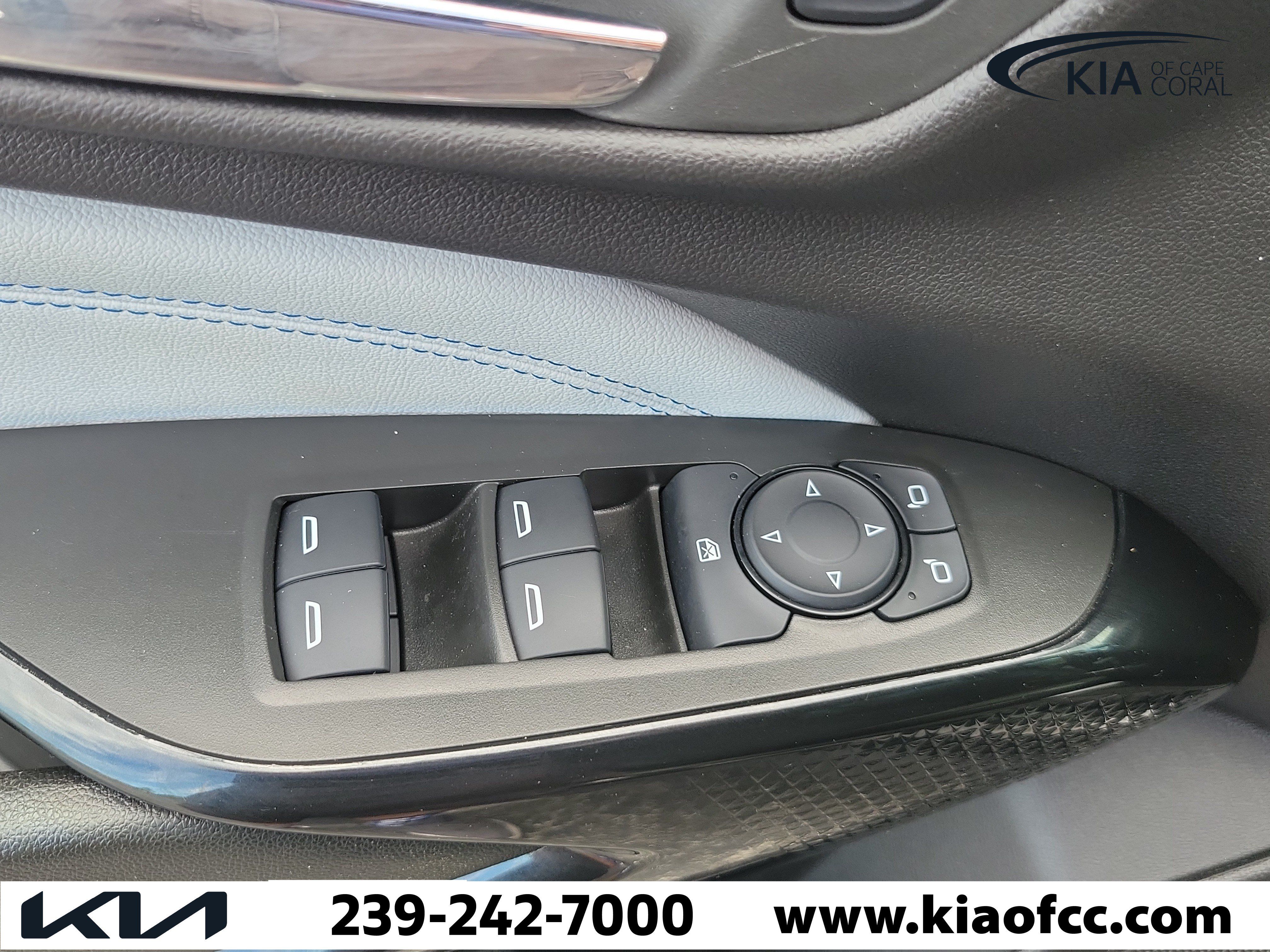 Used 2025 Chevrolet Trax LT w/ Driver Confidence Package FWD image 23