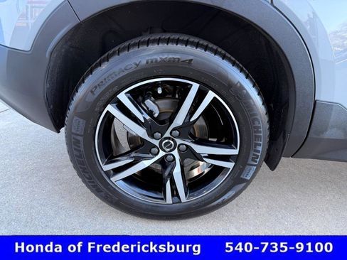 Used 2024 Volvo XC40 B5 Core w/ Protection Package image 12