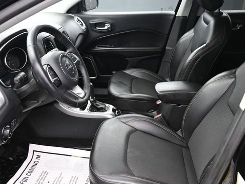 Used 2019 Jeep Compass Latitude AWD/4WD image 11