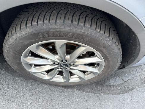 Used 2022 Lincoln Corsair AWD w/ Premium Package image 13