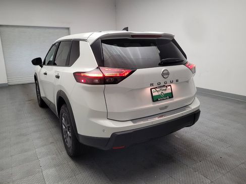 Used 2024 Nissan Rogue S FWD image 6