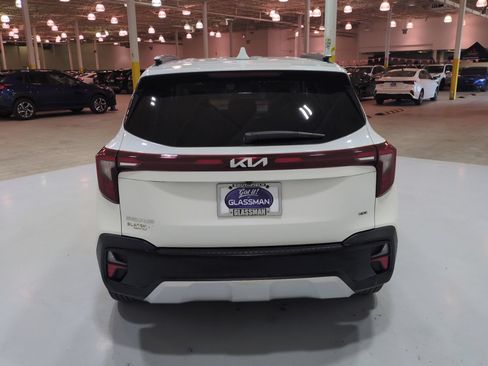 Used 2024 Kia Seltos EX AWD/4WD image 4