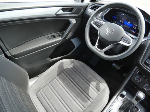 Used 2022 Volkswagen Tiguan S AWD/4WD image 9