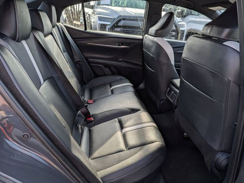 Used 2025 Toyota Camry SE image 29