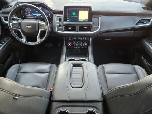 Used 2022 Chevrolet Suburban LT w/ Luxury Package image 12