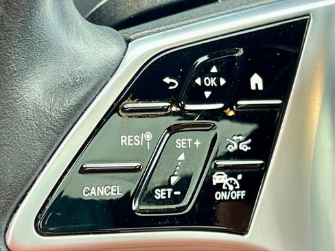 Certified 2023 Mercedes-Benz GLC 300 4MATIC image 40