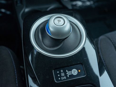 Used 2016 Nissan Leaf SV image 21