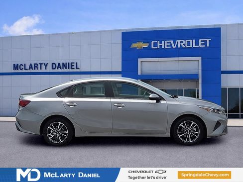 Used 2024 Kia Forte LXS w/ LXS Technology Package FWD image 6