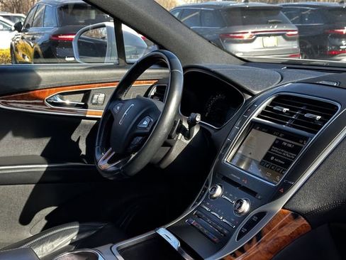 Used 2017 Lincoln MKX Reserve w/ Lincoln MKX Climate Package image 32