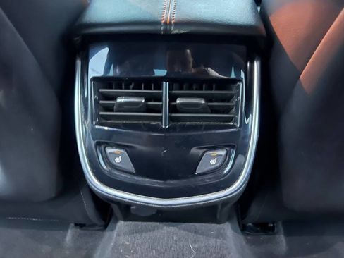 Used 2013 Cadillac XTS Luxury image 21