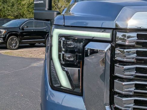 New 2026 GMC Sierra 2500 Denali w/ Denali Reserve Package image 10