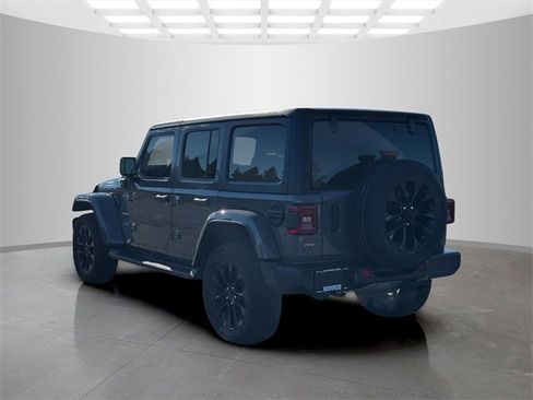 Used 2021 Jeep Wrangler Unlimited Sahara image 5