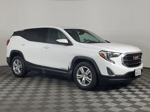 Used 2020 GMC Terrain SLE image 2