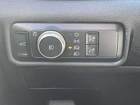 Used 2020 Ford Explorer Limited image 13