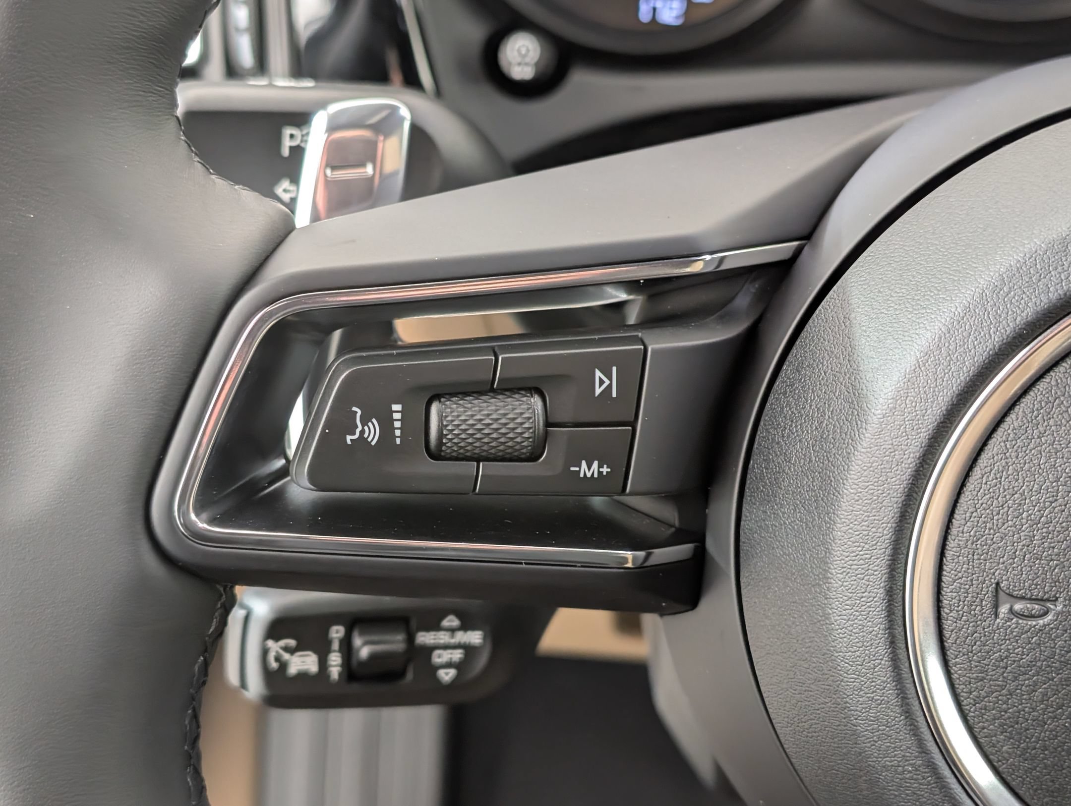 Certified 2026 Porsche Macan AWD/4WD image 19
