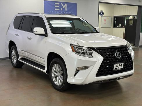 Used 2015 Lexus GX 460 w/ Premium Package image 2