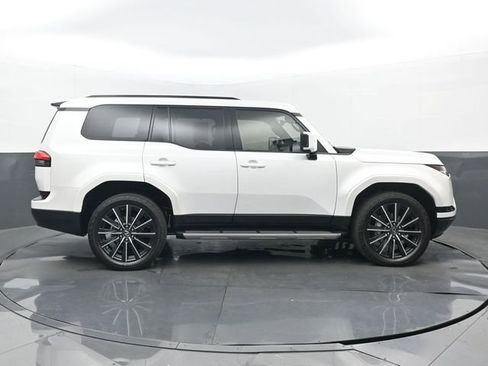 Used 2024 Lexus GX 550 w/ Accessory Package (31) image 2