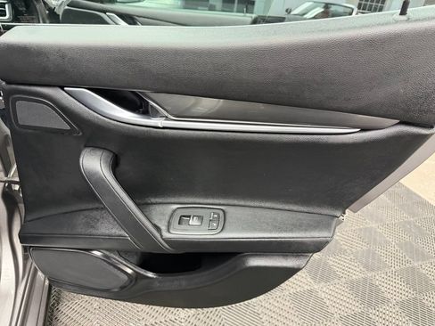Used 2021 Maserati Ghibli RWD image 47