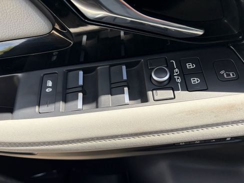 Used 2021 Land Rover Range Rover Evoque S AWD/4WD image 12