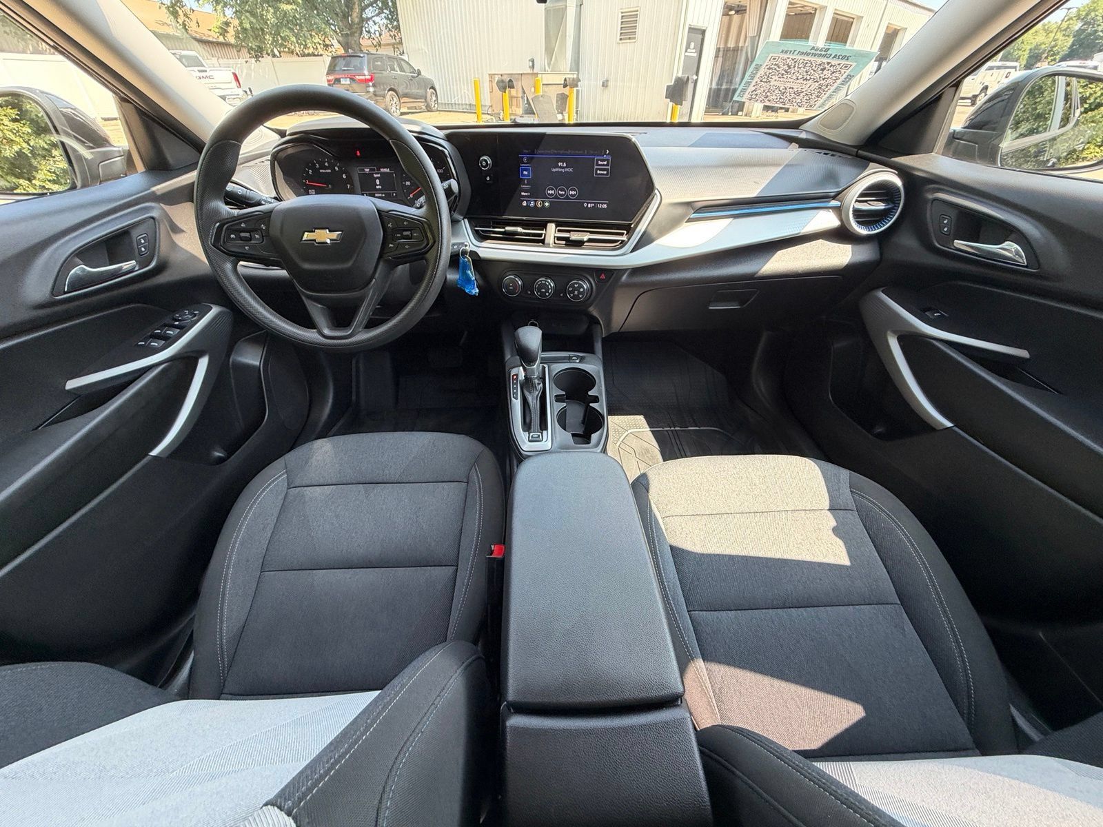 Used 2024 Chevrolet Trax LS w/ LS Convenience Package FWD image 20