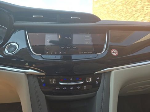 Certified 2025 Cadillac XT6 Premium Luxury image 11