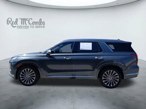 Used 2023 Hyundai Palisade Calligraphy image 2