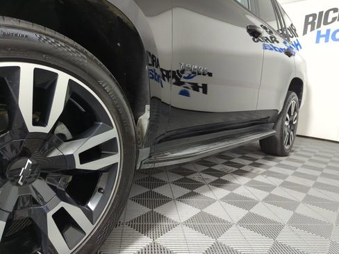 Used 2018 Chevrolet Tahoe LT w/ RST Edition image 32