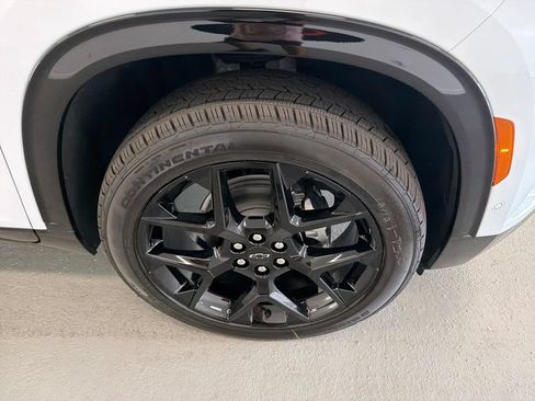 New 2026 Chevrolet Traverse RS w/ LPO, Floor Liner Package FWD image 4