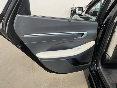 Used 2025 Hyundai Sonata Limited FWD image 19
