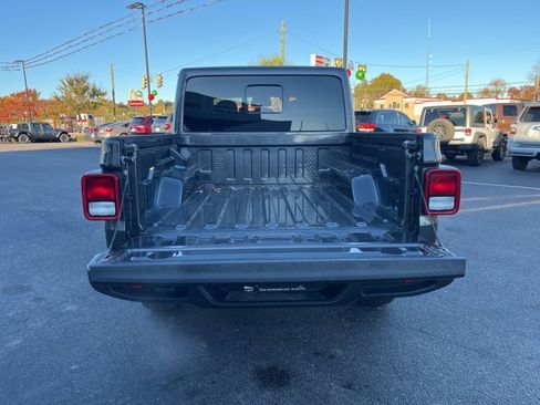New 2026 Jeep Gladiator Sport image 18