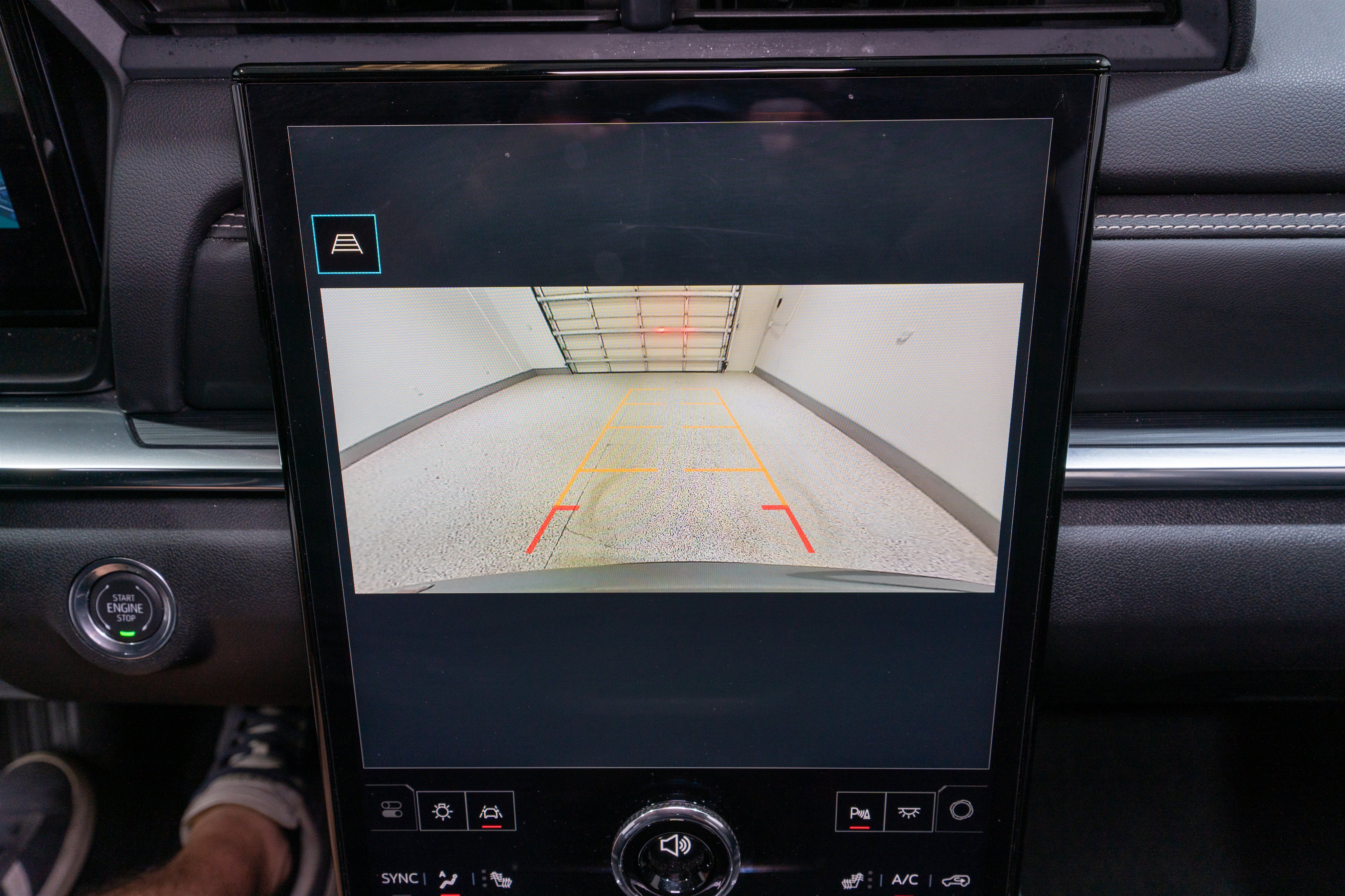 Used 2026 GMC Terrain Elevation w/ Elevation Premium Package FWD image 19