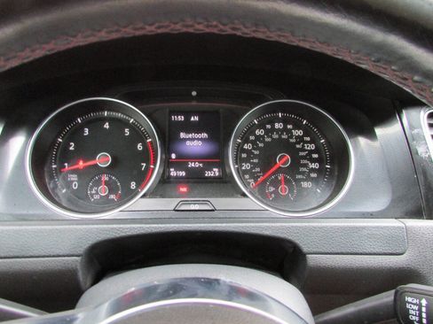 Used 2015 Volkswagen Golf 4-Door image 40