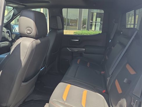 Used 2021 GMC Sierra 1500 AT4 w/ AT4 Value Package AWD/4WD image 14