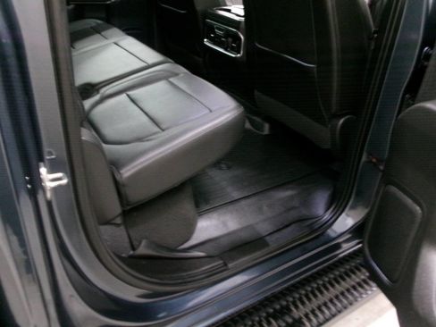 Used 2019 Chevrolet Silverado 1500 LTZ w/ LTZ Premium Package image 32