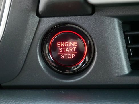 Used 2025 Honda Pilot Sport image 24